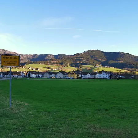 Modernes Schwarzwald Naehe Freiburg Winden im Elztal